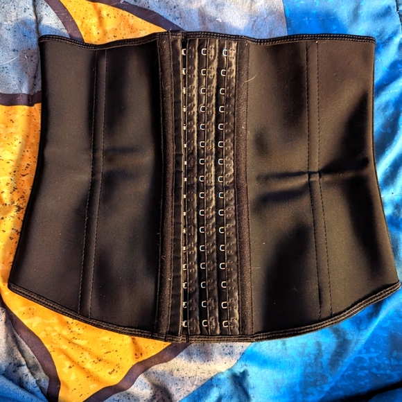 Luxx Curves Intimates & Sleepwear Luxx Curves Waist Trainer Poshmark